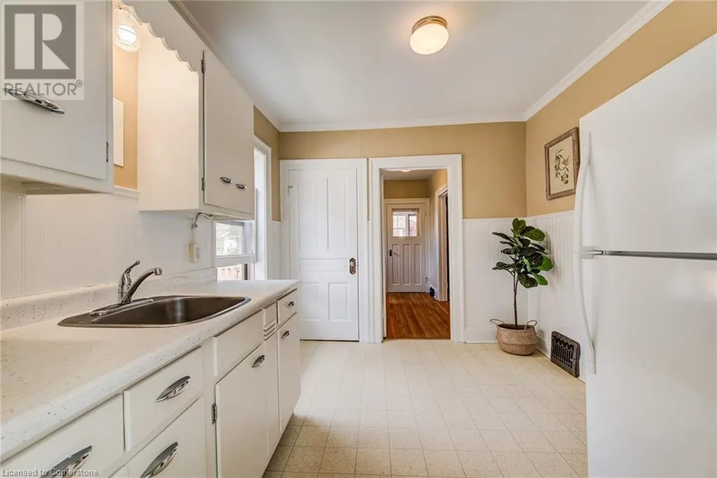 7 DEKAY Street