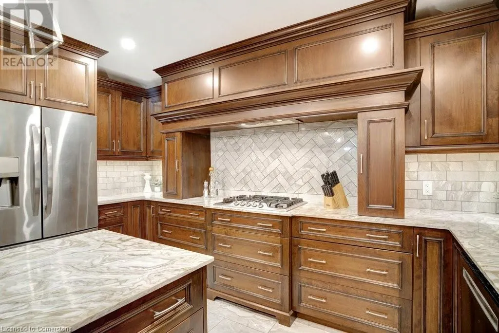 5 COLUMBO Court