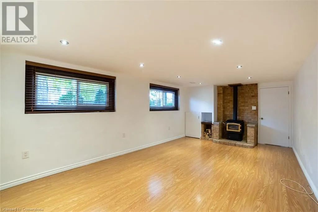 125 LAKESIDE Drive
