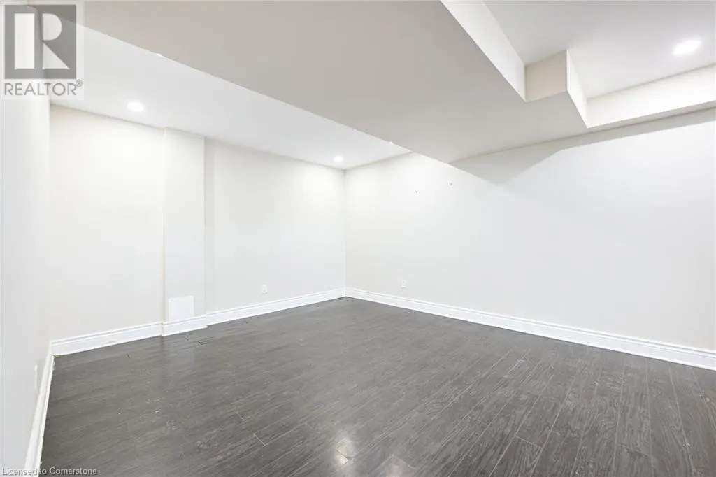 4 STARLING Drive