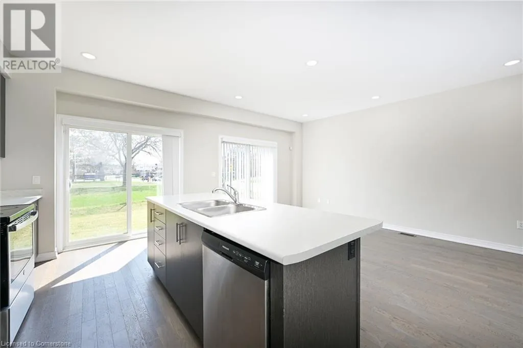 4 STARLING Drive