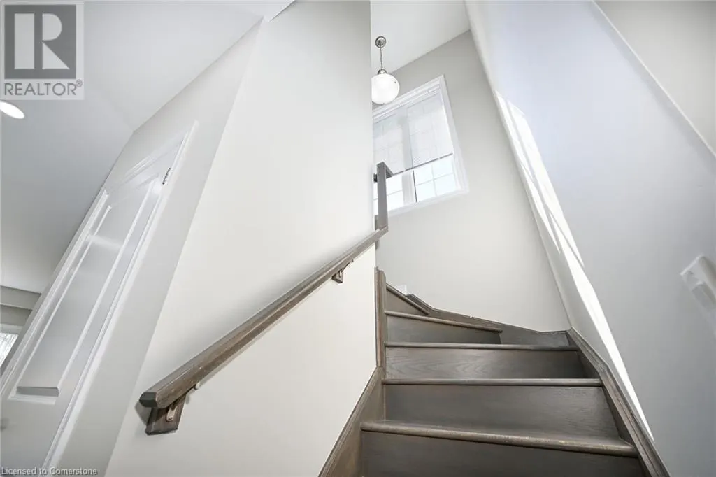 4 STARLING Drive