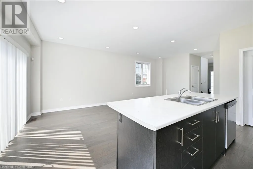 4 STARLING Drive