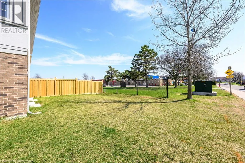 4 STARLING Drive