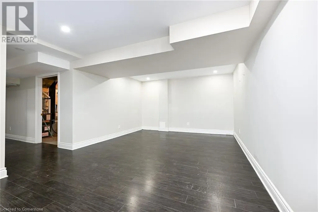 4 STARLING Drive