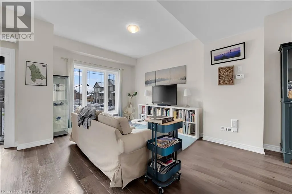 19 PICARDY Drive Unit# 8, #8