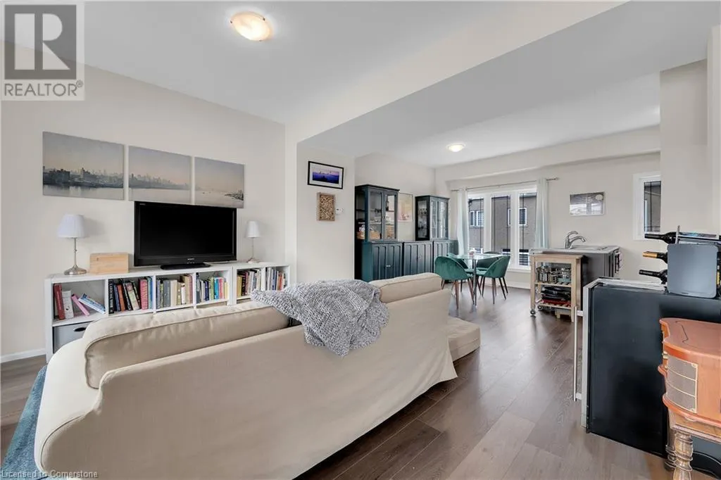 19 PICARDY Drive Unit# 8, #8