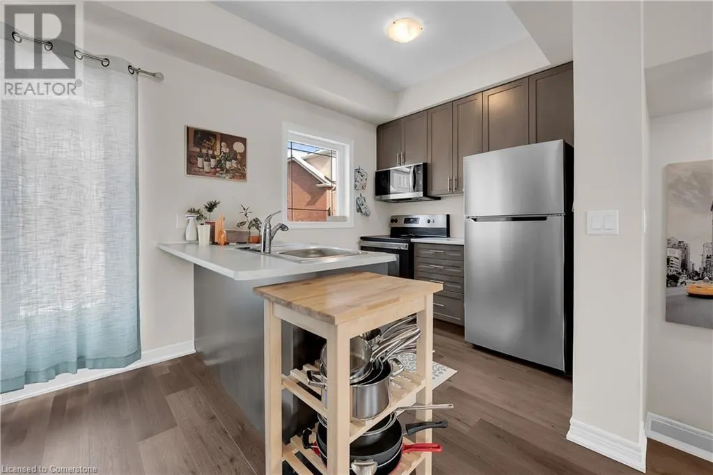 19 PICARDY Drive Unit# 8, #8