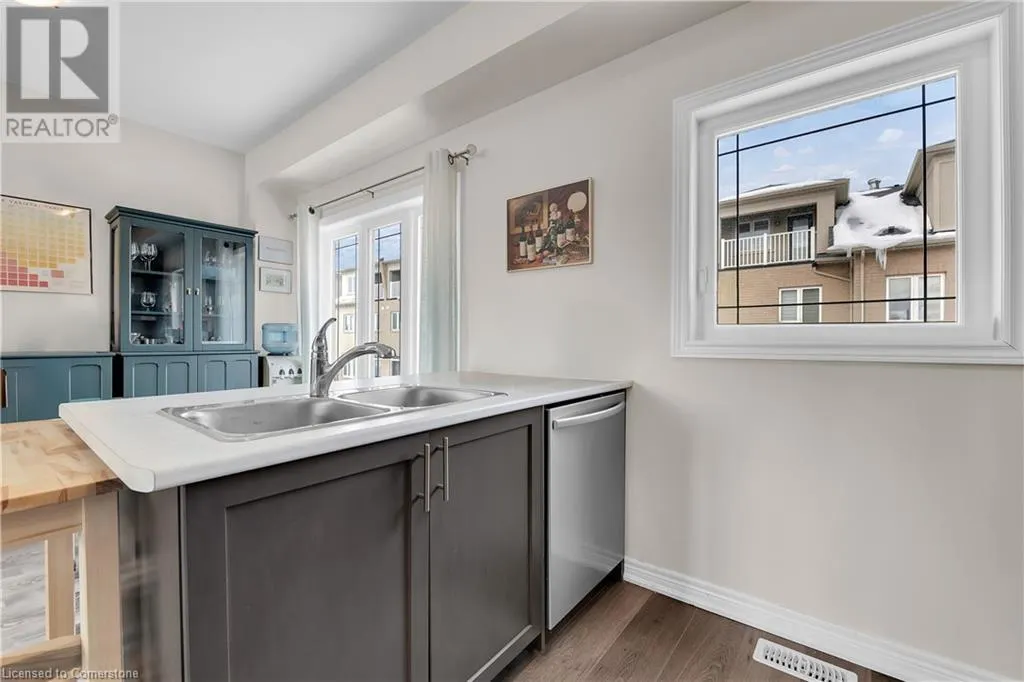 19 PICARDY Drive Unit# 8, #8