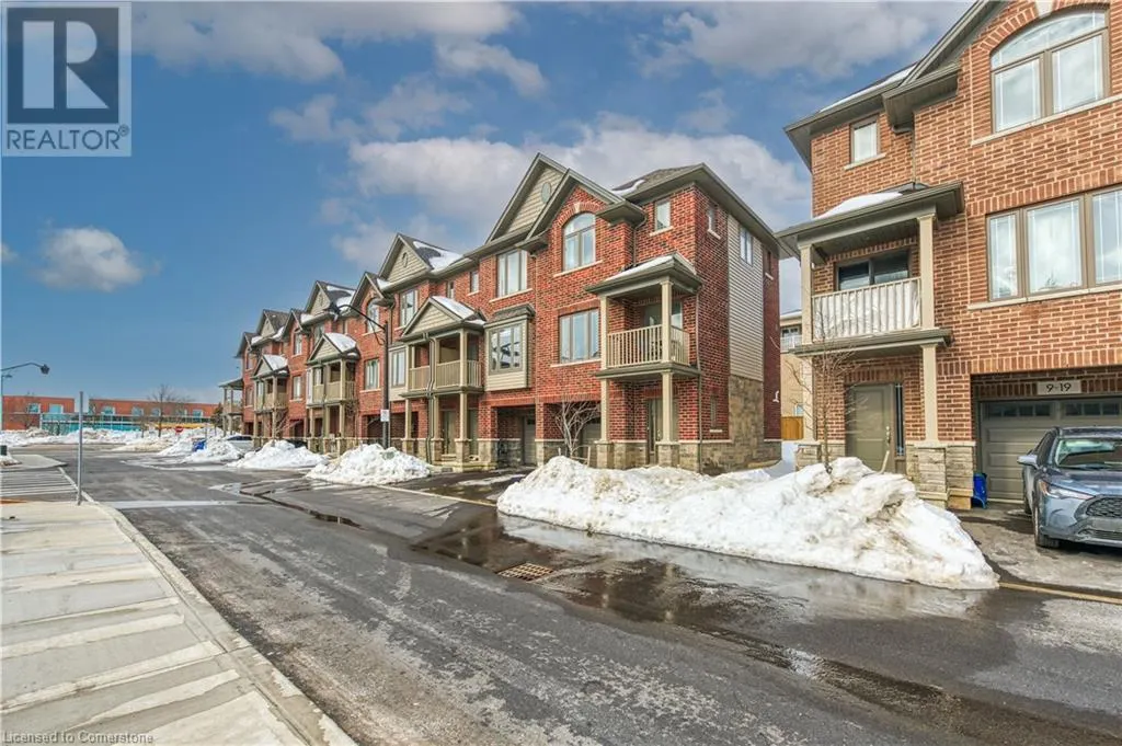 19 PICARDY Drive Unit# 8, #8