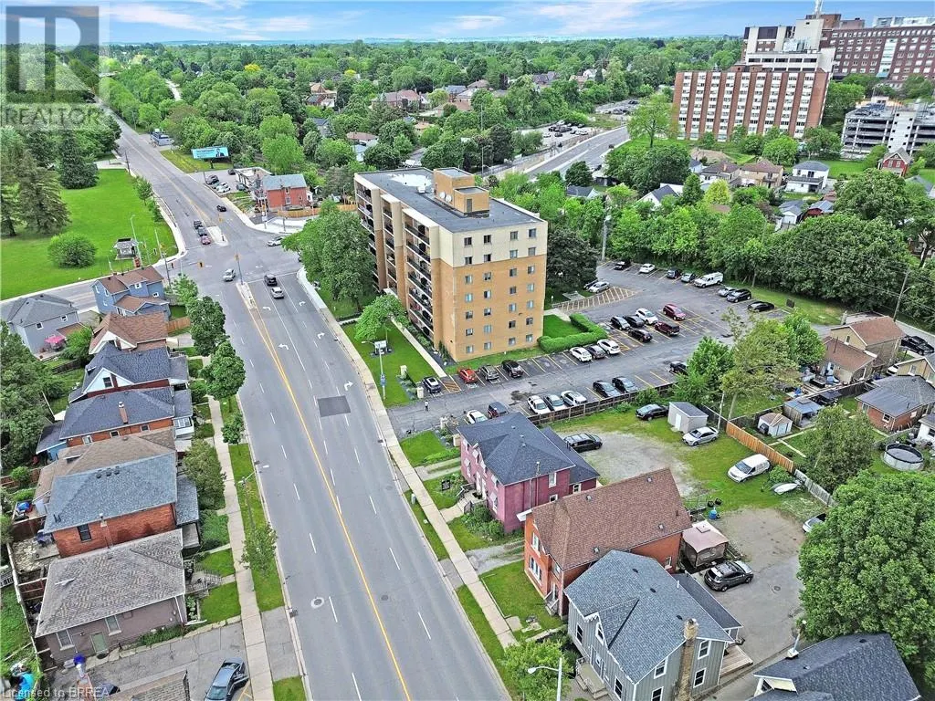273-275 BRANT Avenue