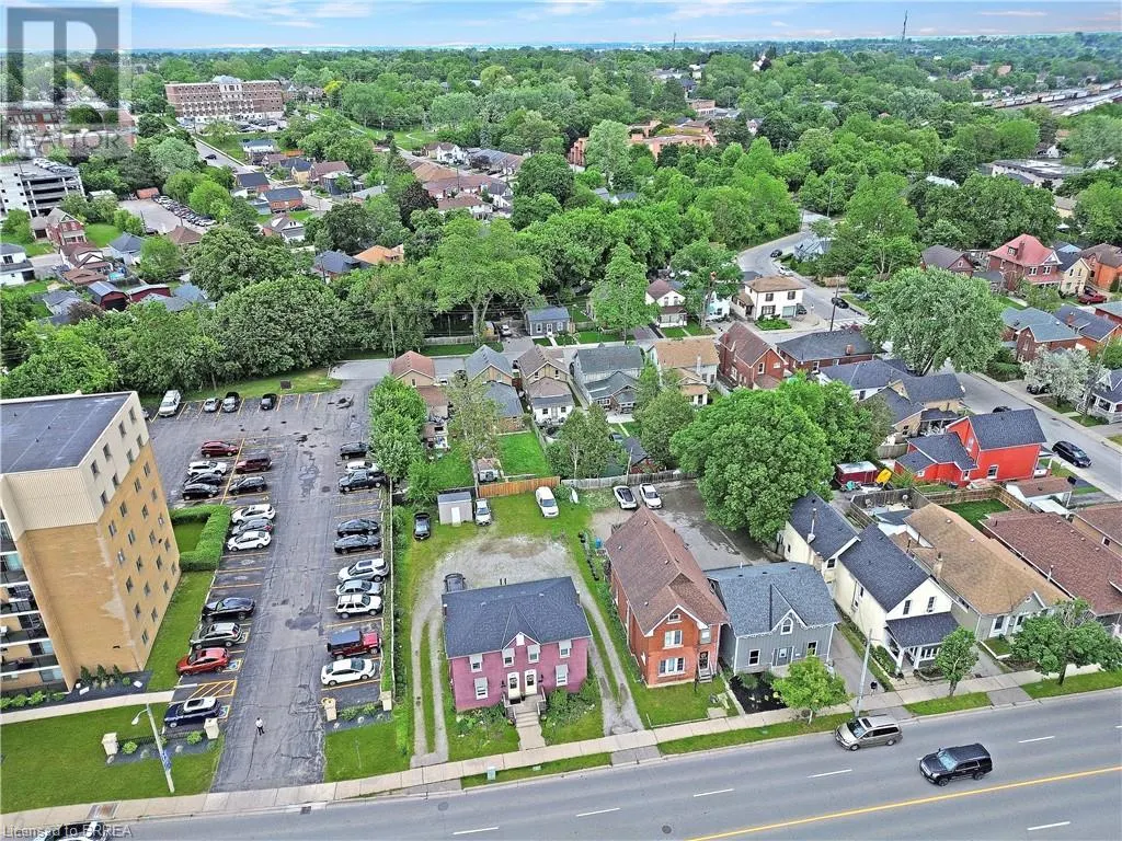 273-275 BRANT Avenue