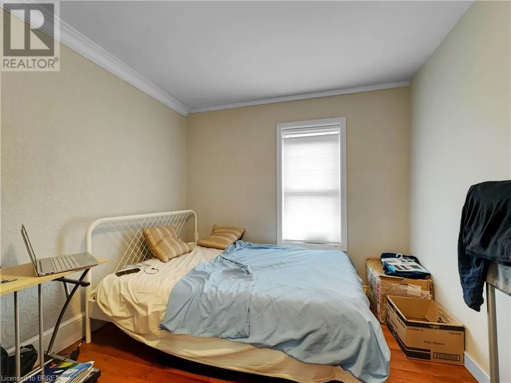 273-275 BRANT Avenue