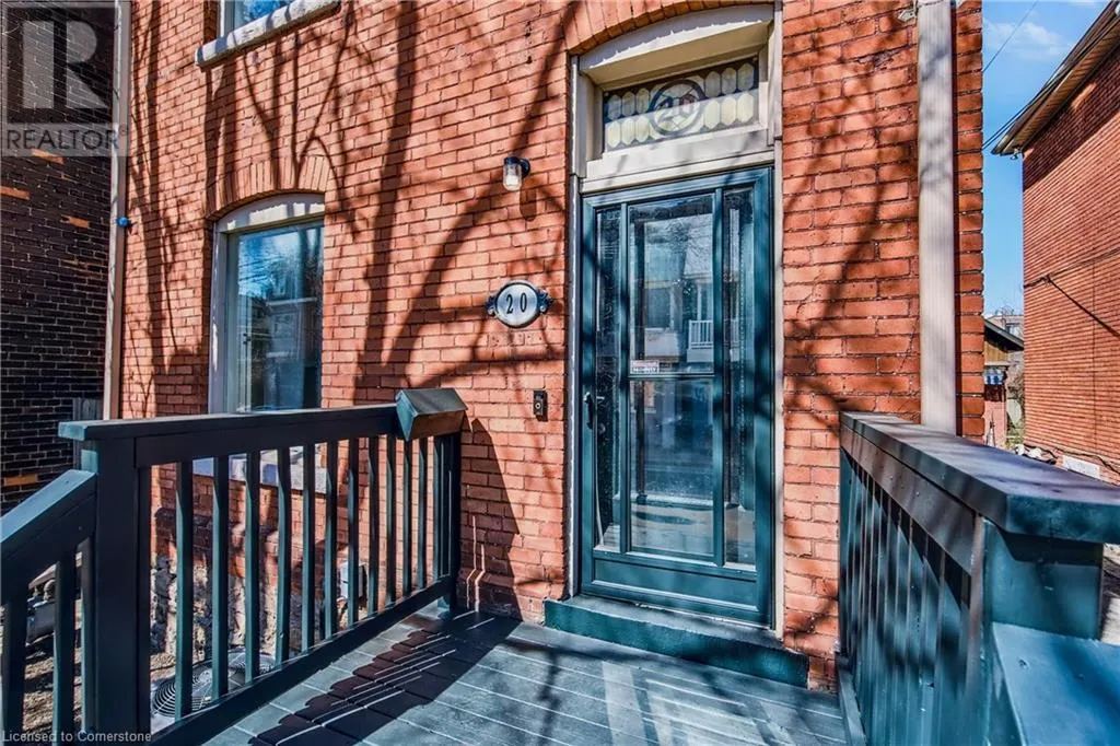 20 LOCKE Street S