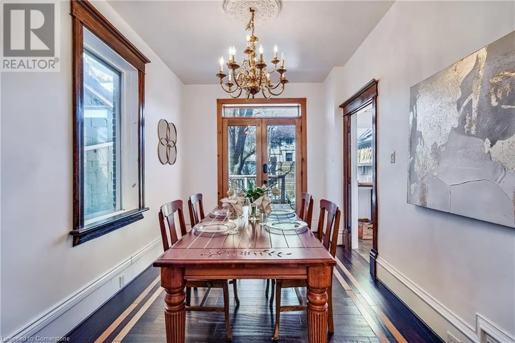 20 LOCKE Street S