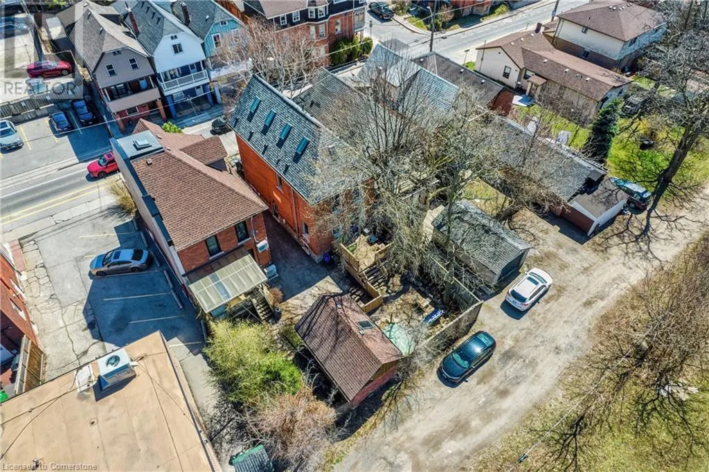 20 LOCKE Street S