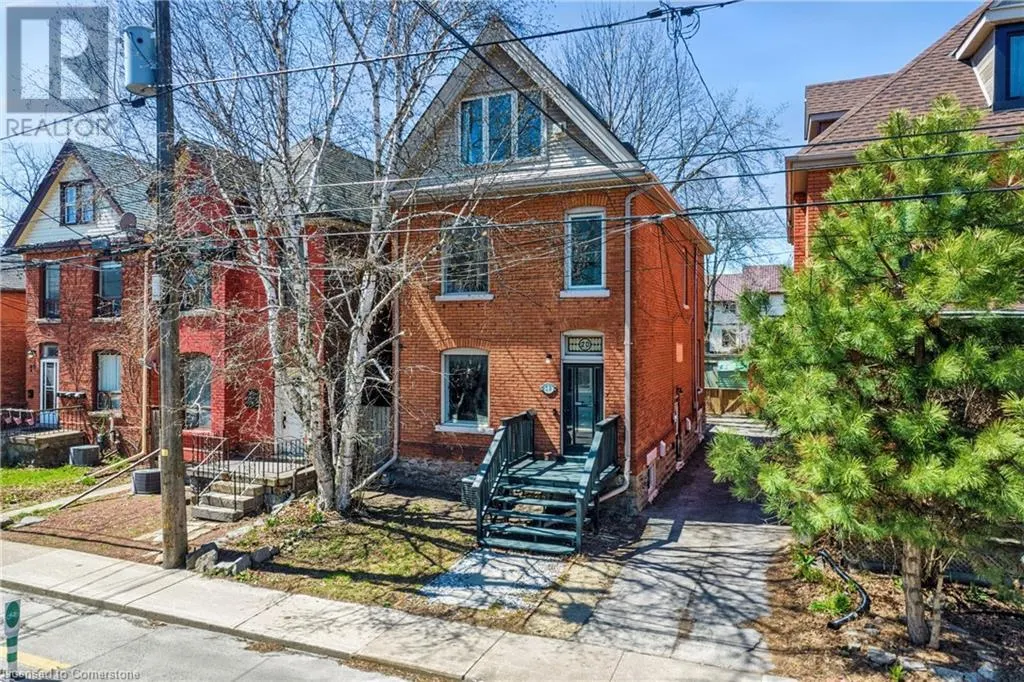 20 LOCKE Street S