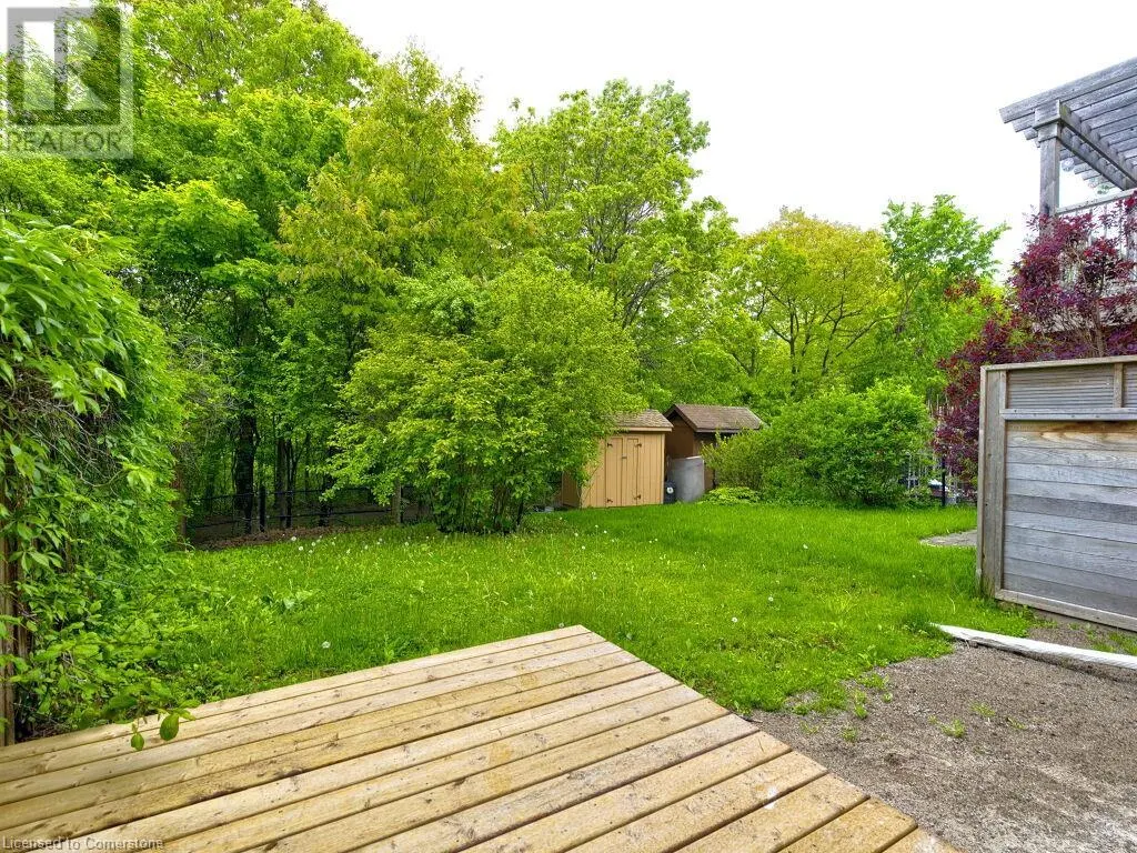373 RAVINEVIEW Way