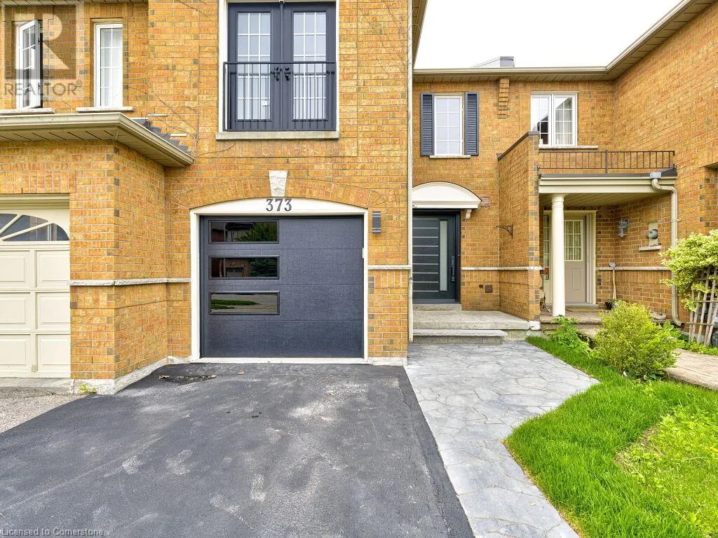 373 RAVINEVIEW Way