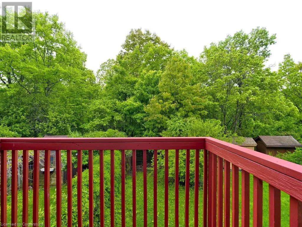 373 RAVINEVIEW Way