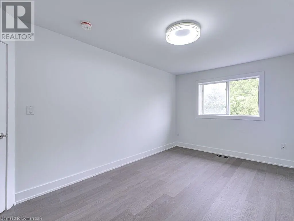 373 RAVINEVIEW Way