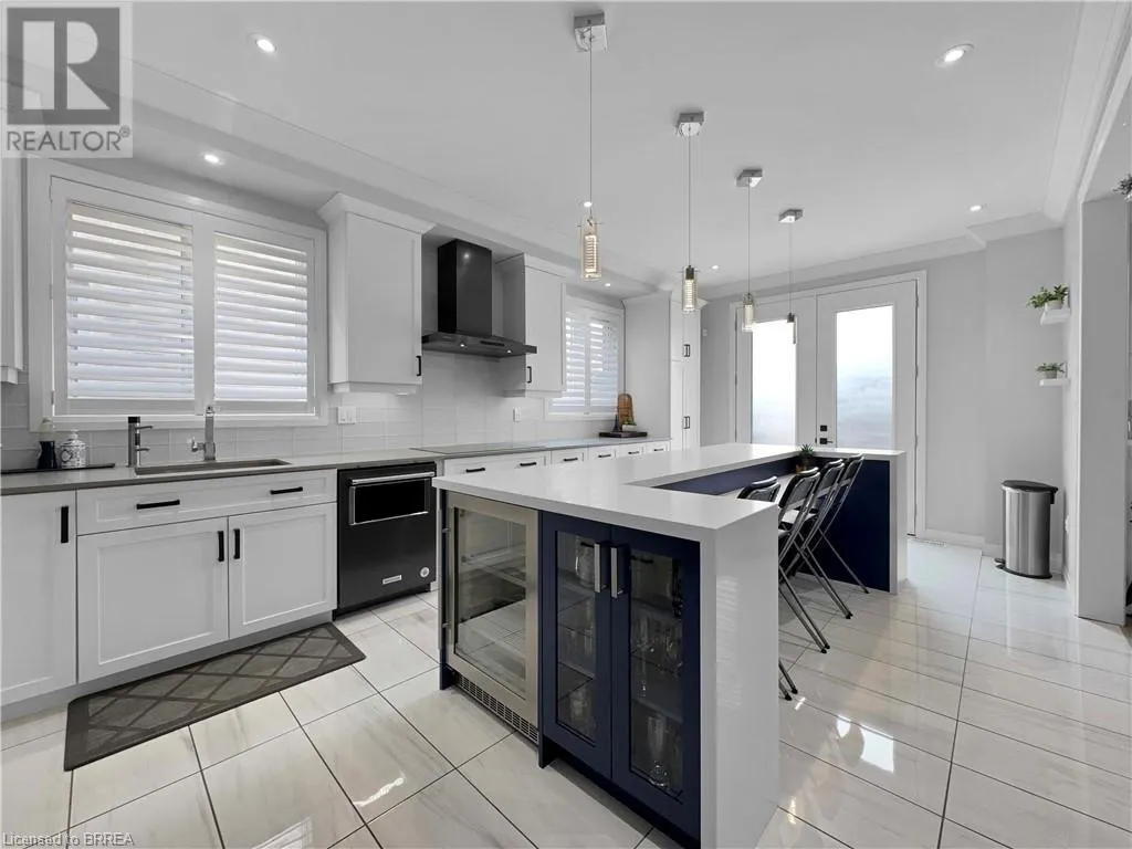 10 VIC CHAMBERS Place