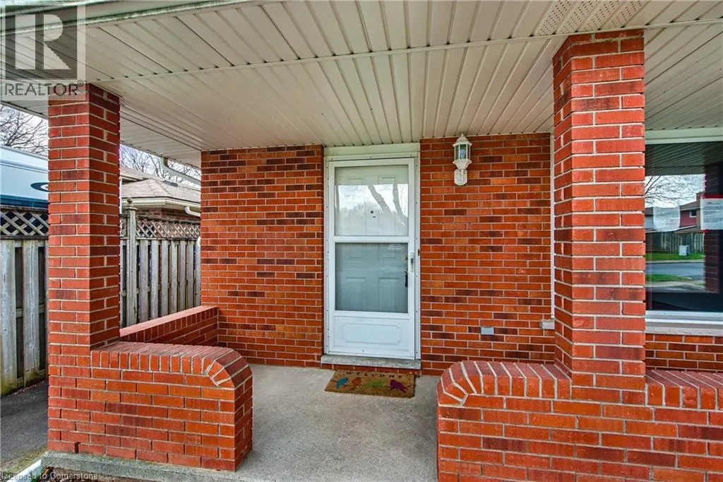 4983 UNIVERSITY Avenue