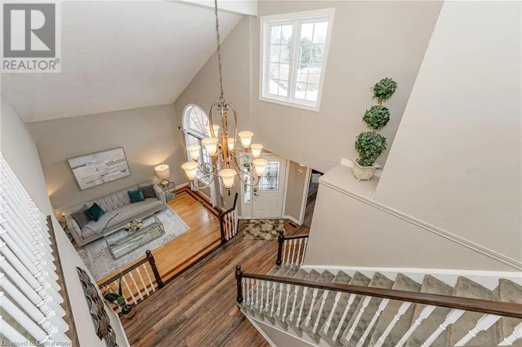 10 JEAN ANDERSON Crescent