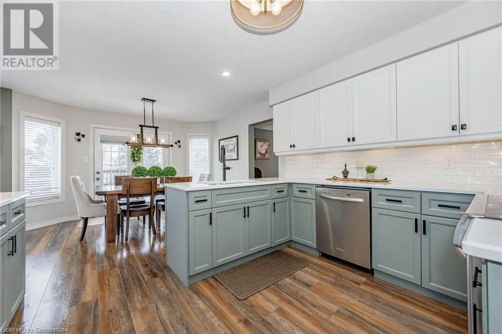 10 JEAN ANDERSON Crescent