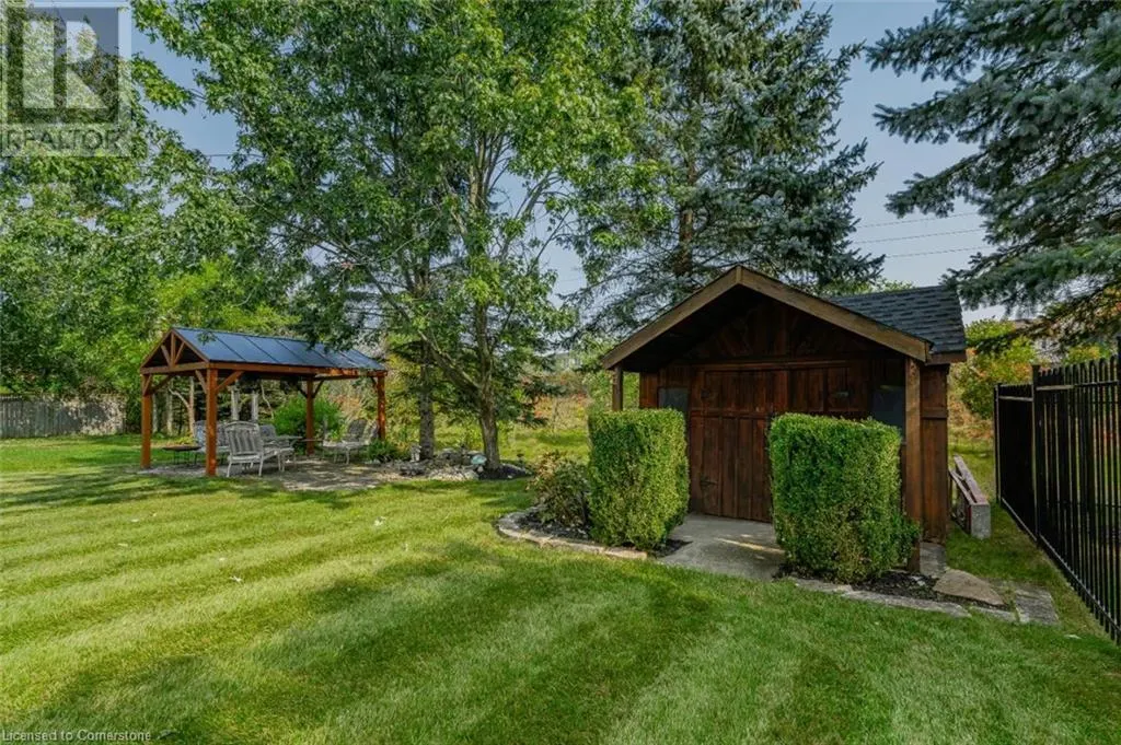10 JEAN ANDERSON Crescent