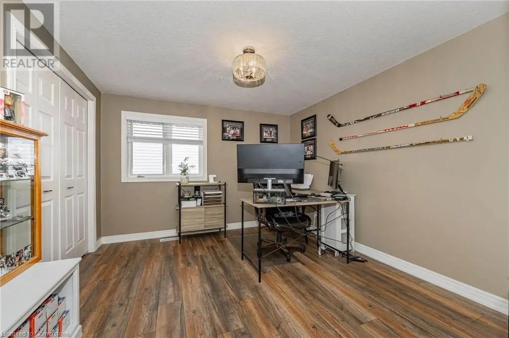 10 JEAN ANDERSON Crescent