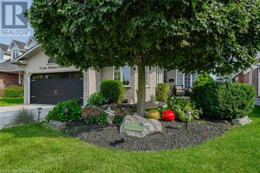 10 JEAN ANDERSON Crescent