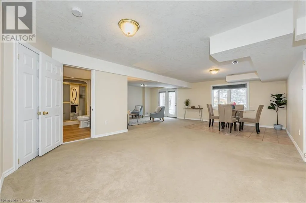 10 JEAN ANDERSON Crescent