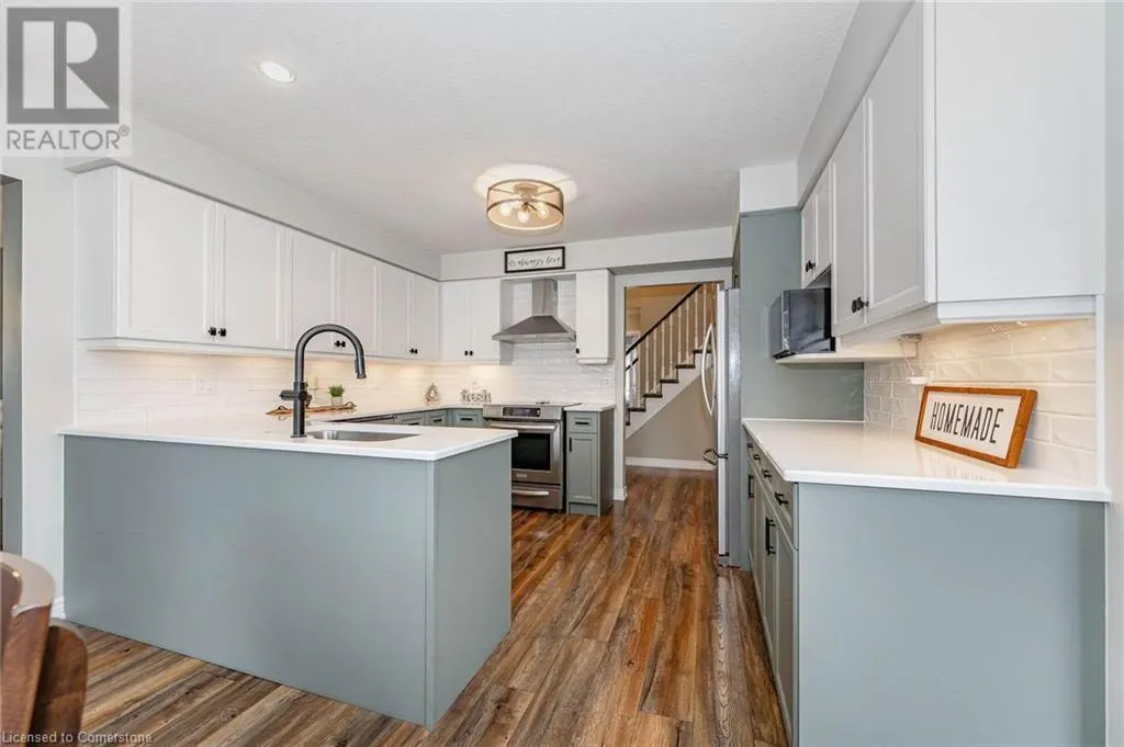 10 JEAN ANDERSON Crescent