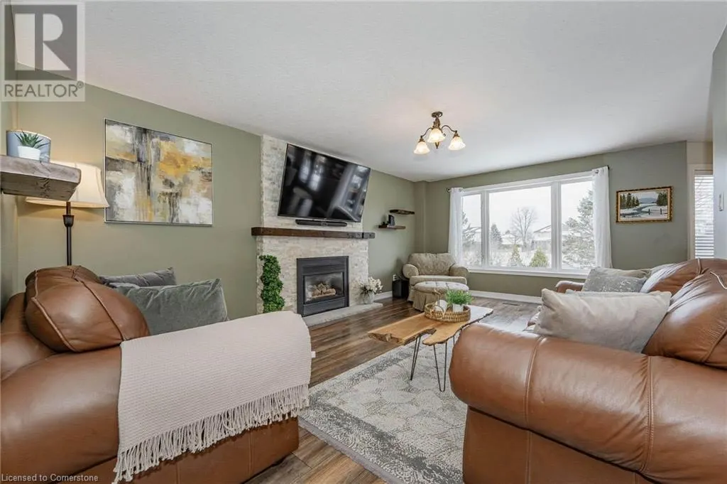 10 JEAN ANDERSON Crescent