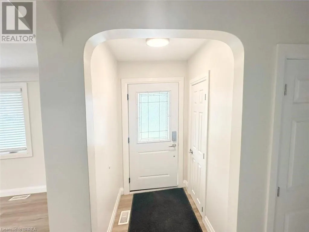 75 HENDERSON Avenue