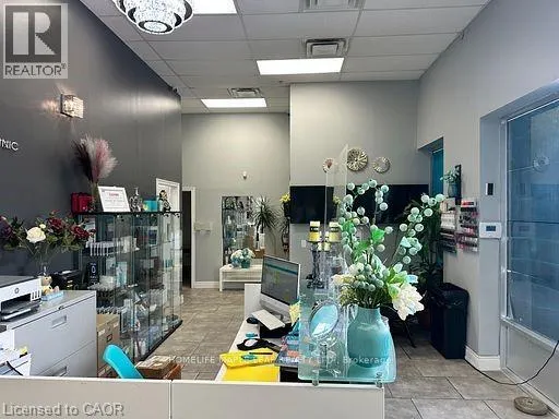 60 DUNDAS Street E Unit# 8, #8