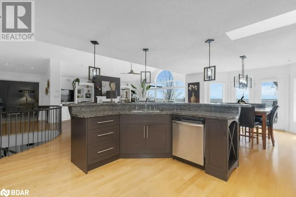 91 LAKESHORE Road W