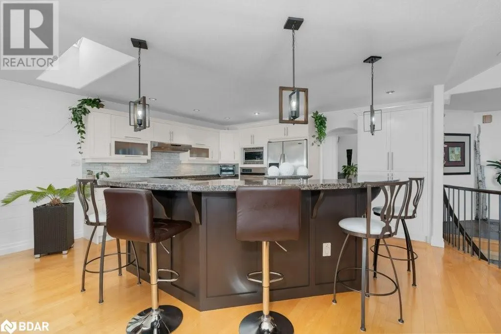 91 LAKESHORE Road W