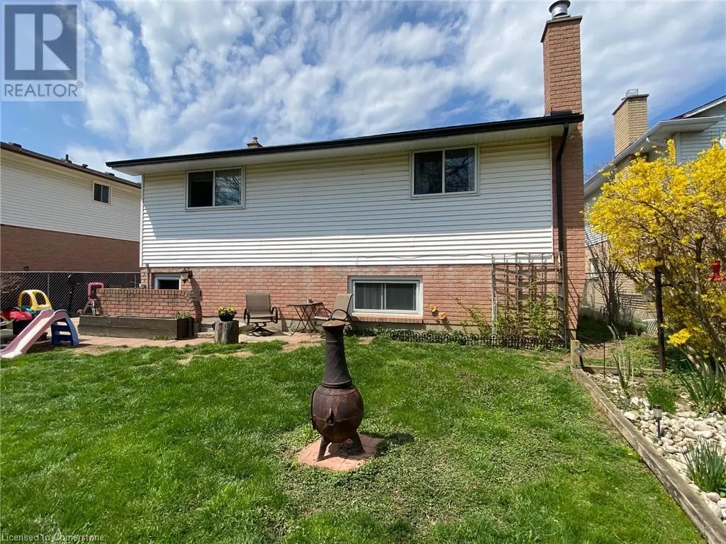 12 SILVERDALE Drive