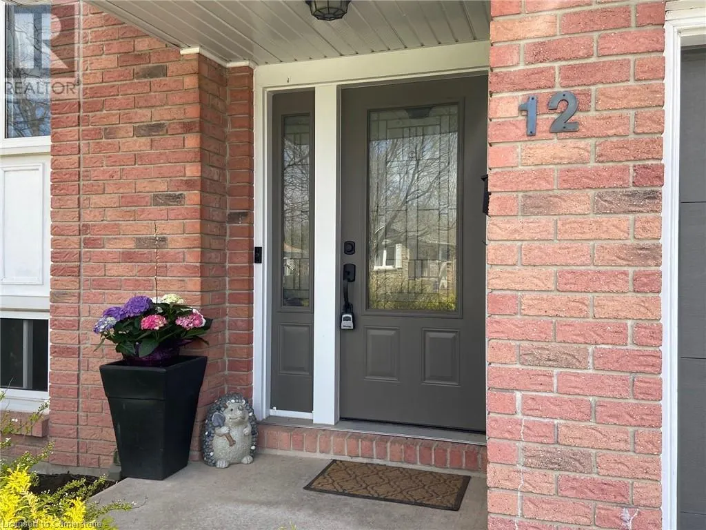 12 SILVERDALE Drive
