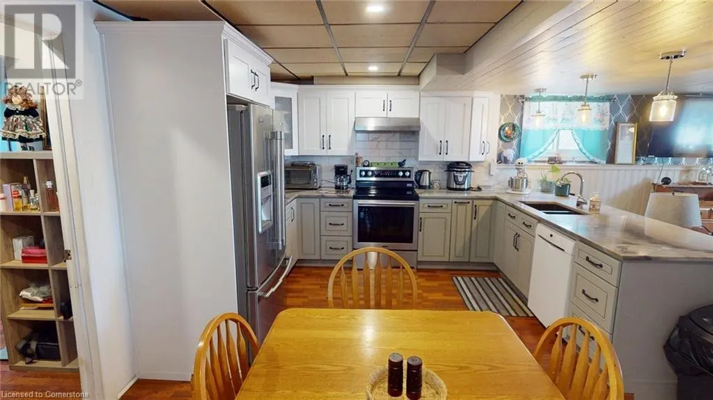12 SILVERDALE Drive