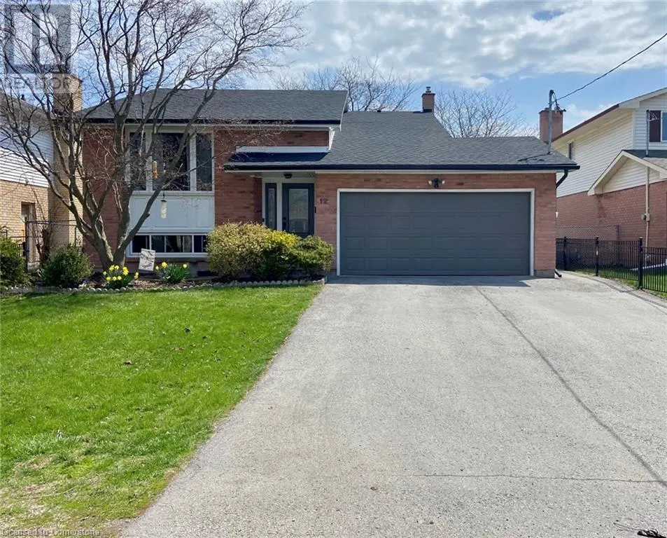 12 SILVERDALE Drive