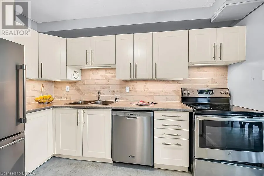 640 WEST Street Unit# 300, #300