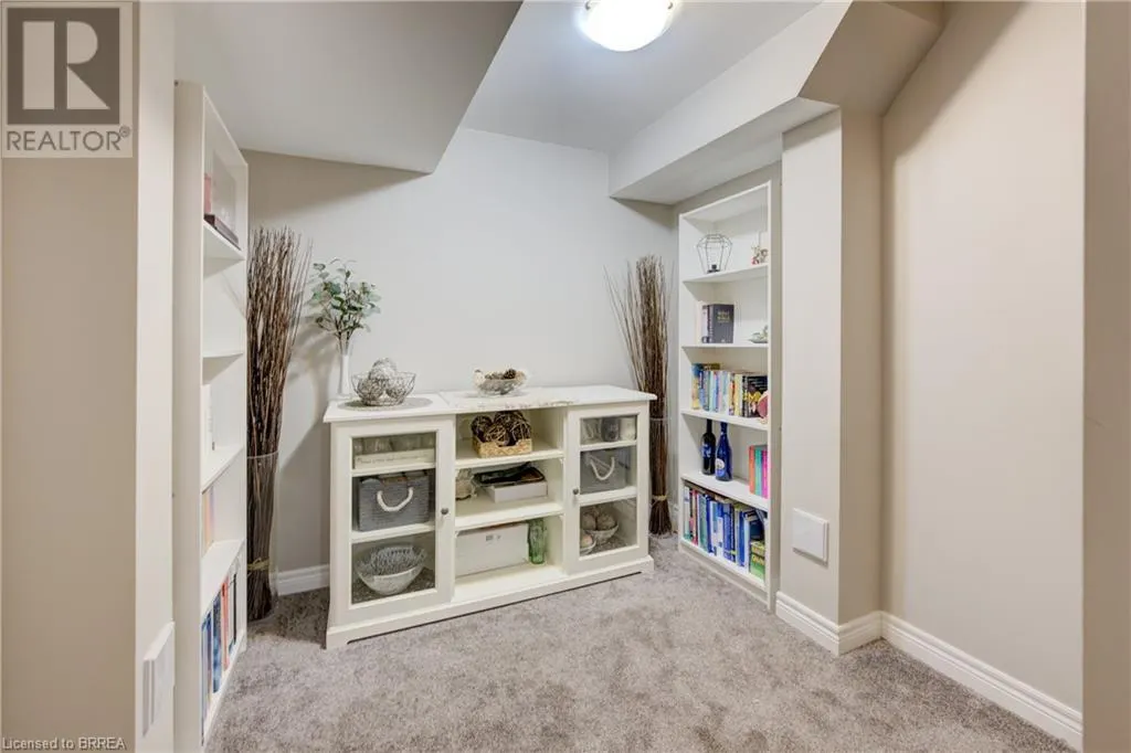 21 ROMY Crescent