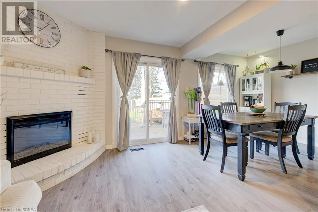 21 ROMY Crescent