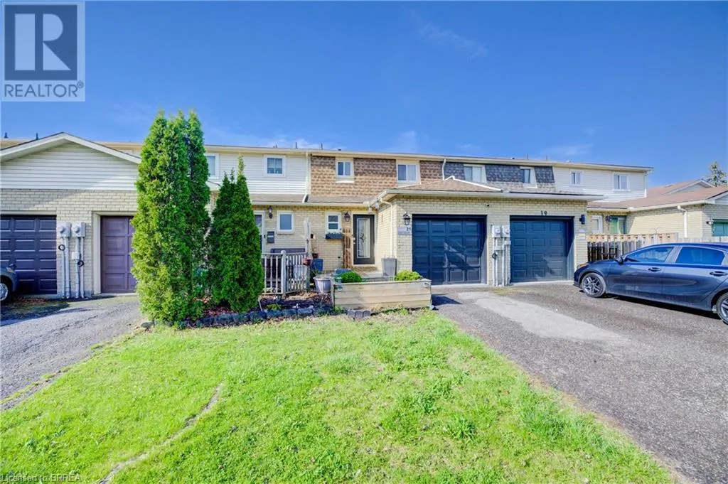 21 ROMY Crescent