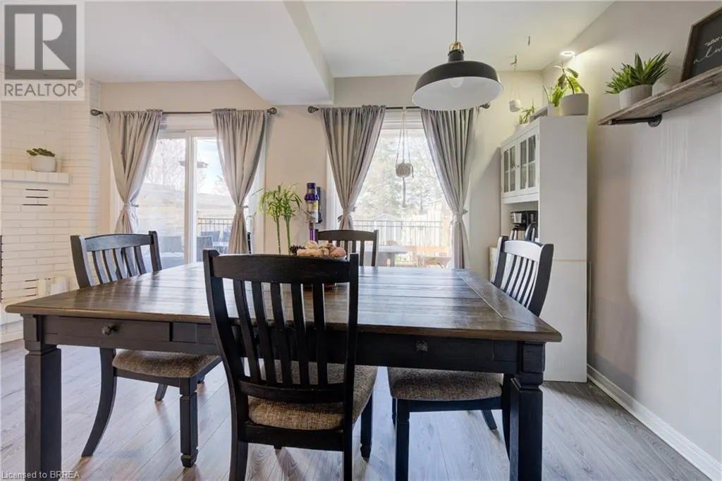 21 ROMY Crescent