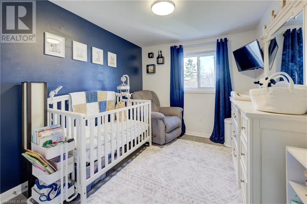 21 ROMY Crescent