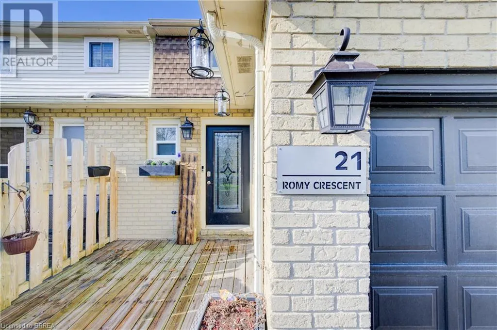 21 ROMY Crescent